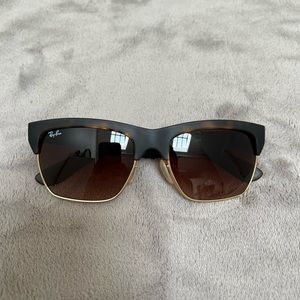 Rayban Dylan Tortoise Shell - NWT